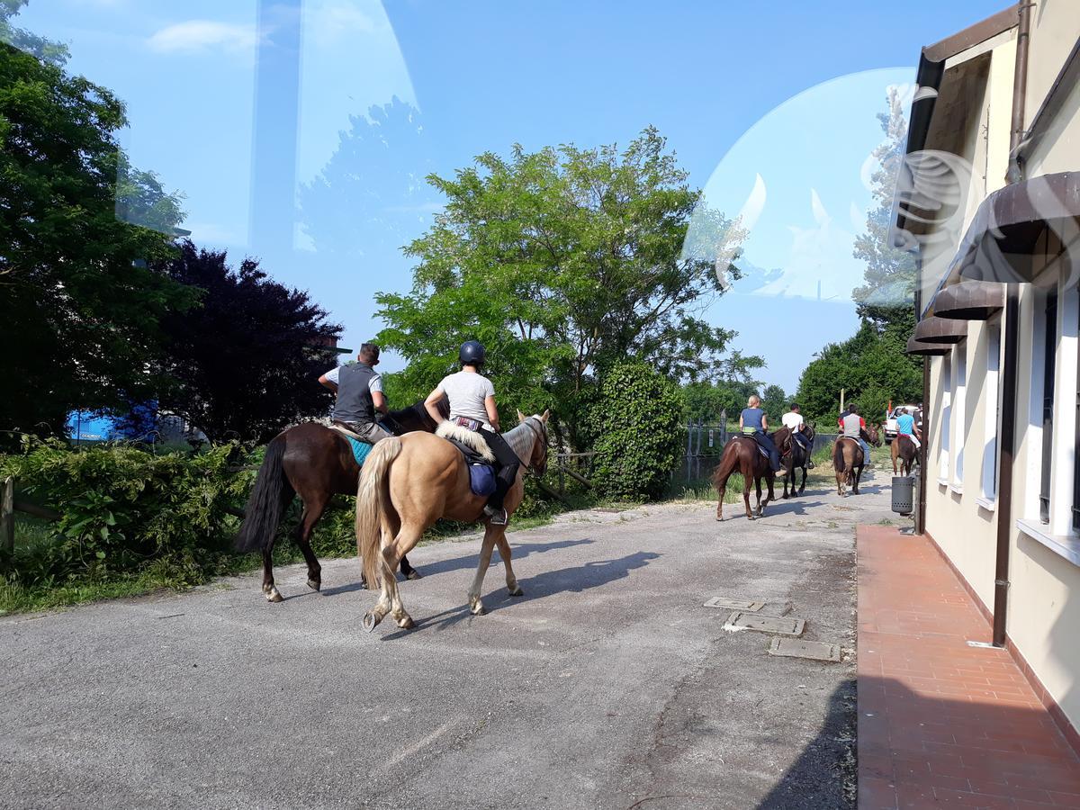 Hotel Locanda Del Passo Pomposa ภายนอก รูปภาพ